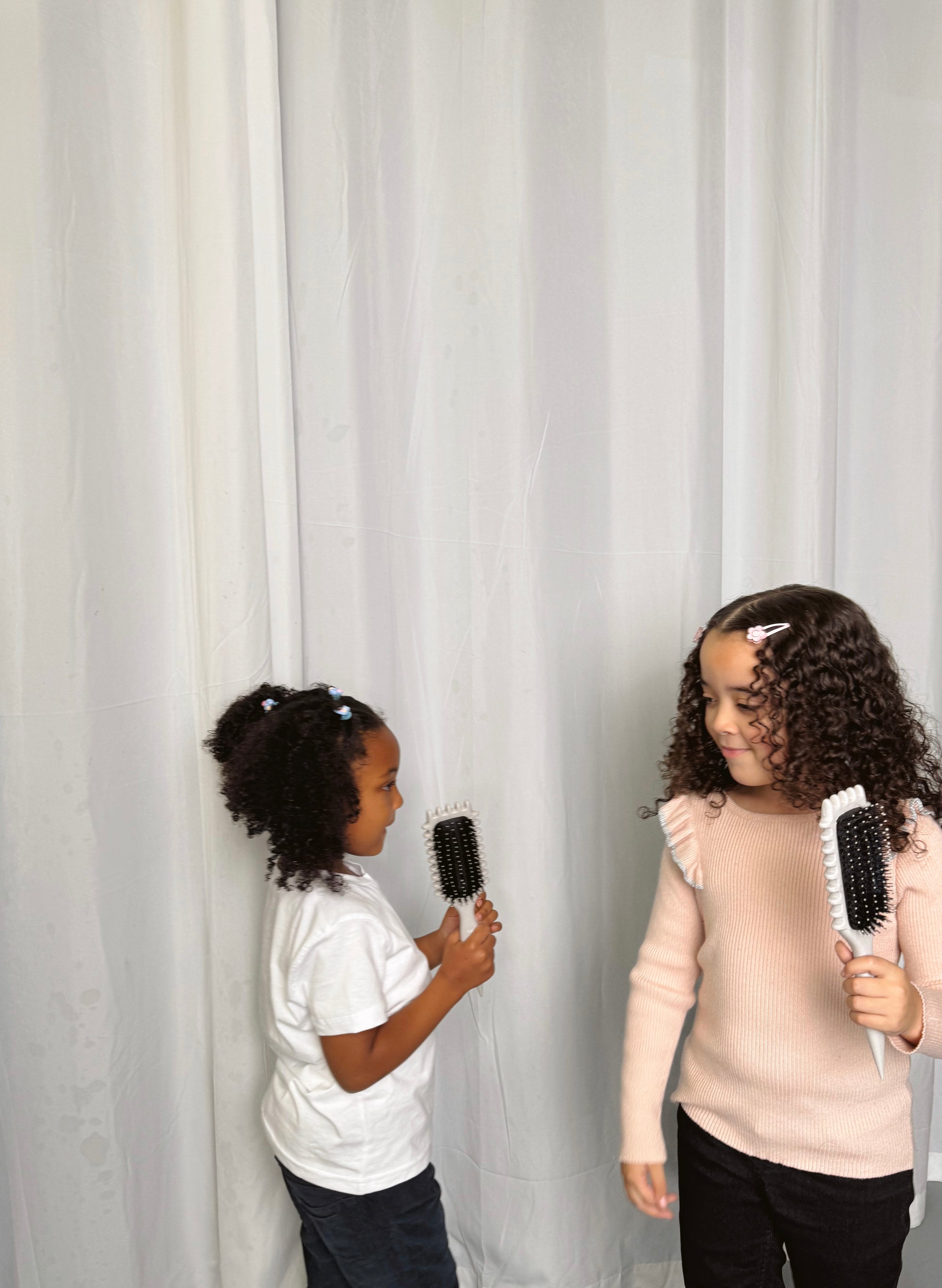 Brush It Off - Curl Defining and detangling brush