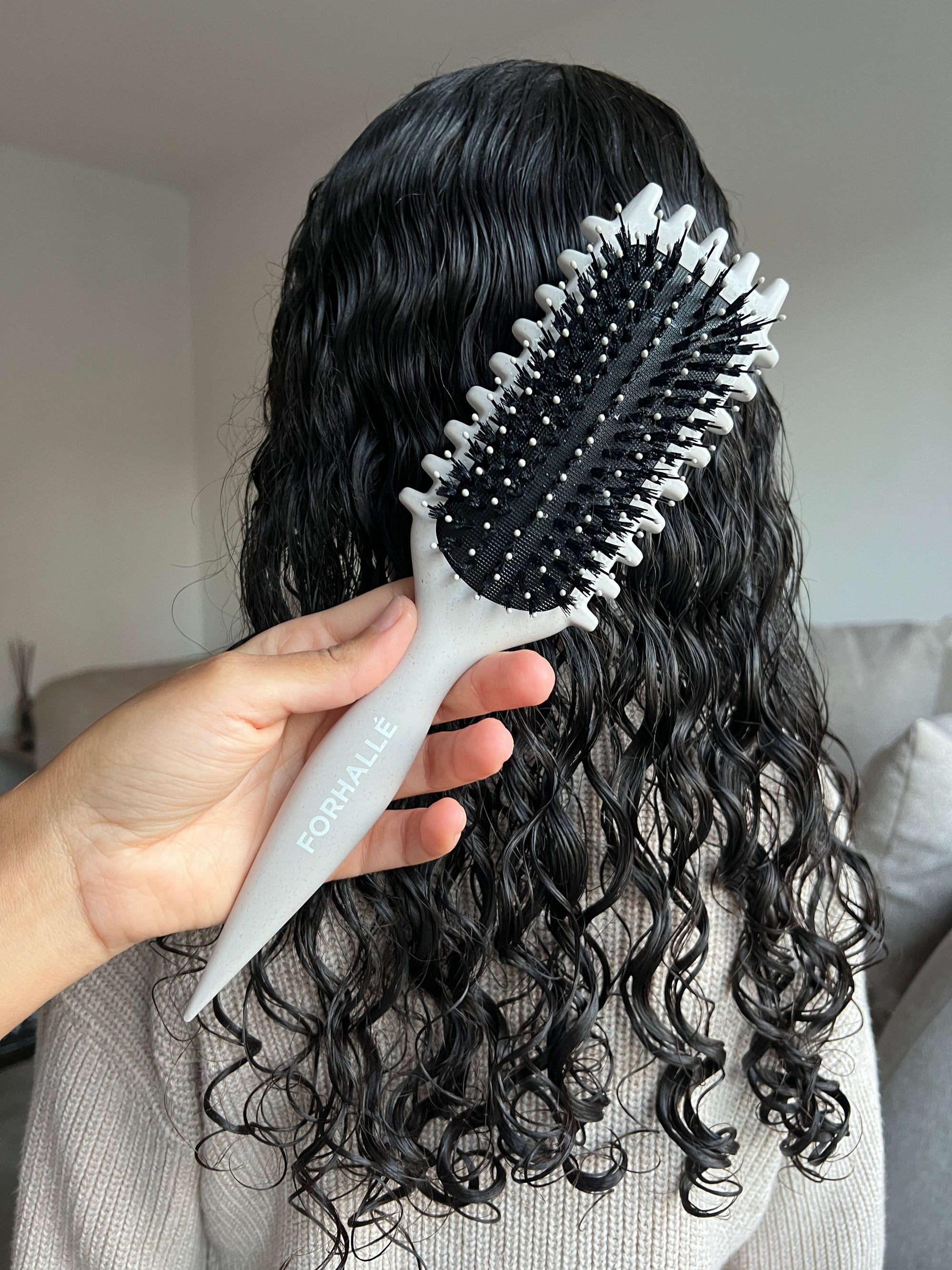 Brush It Off - Curl Defining and detangling brush