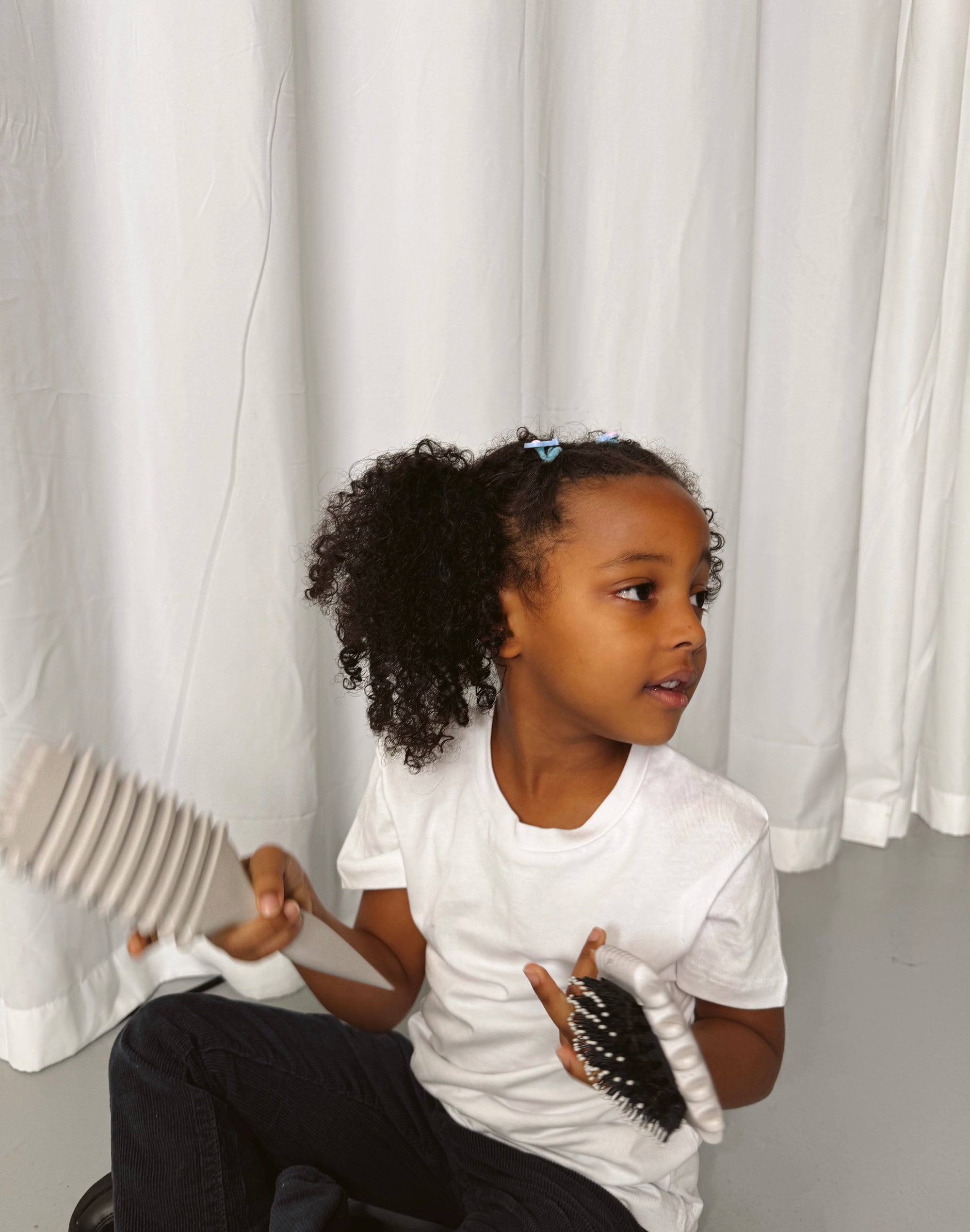 Brush It Off - Curl Defining and detangling brush