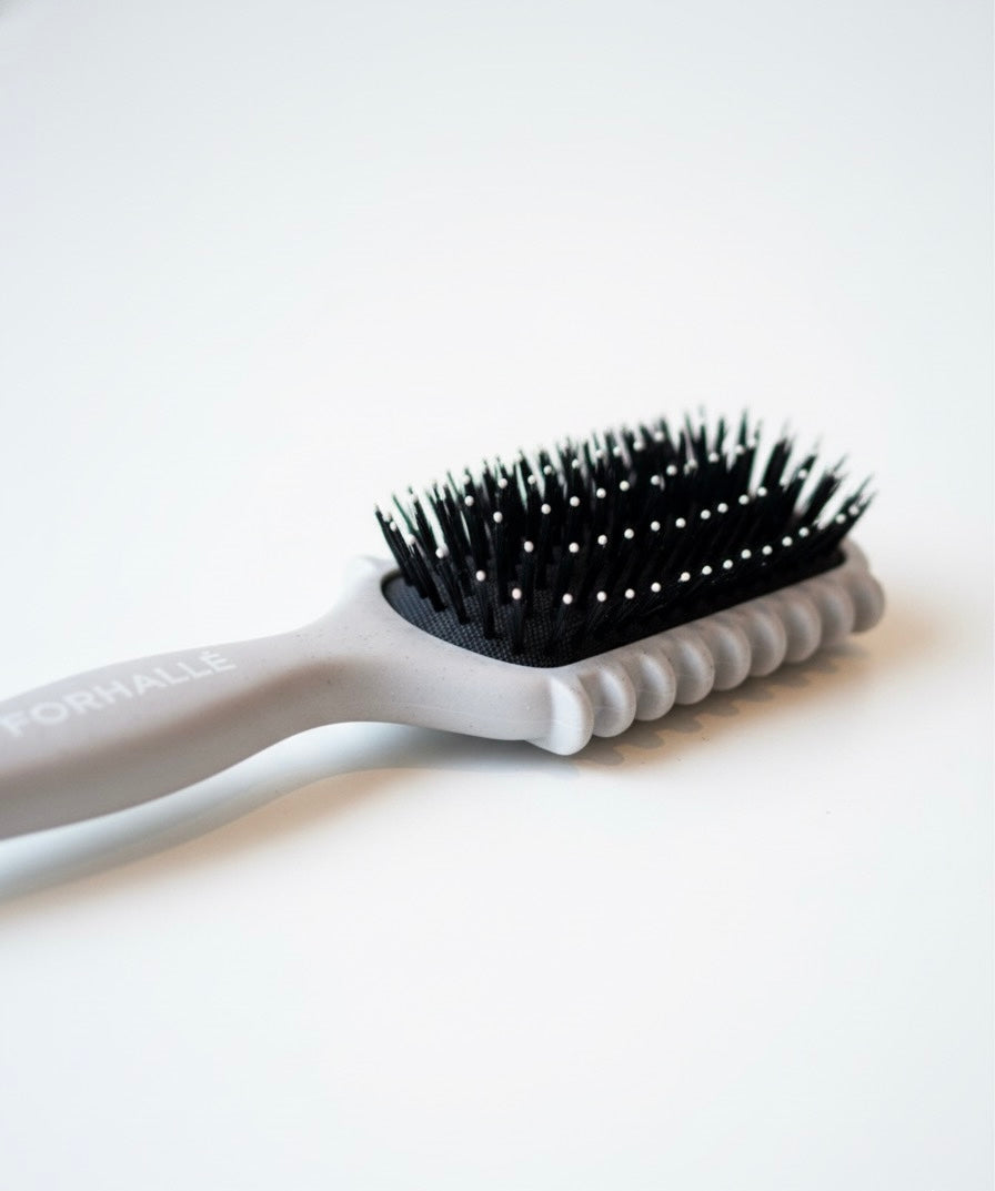 Brush It Off - Curl Defining and detangling brush